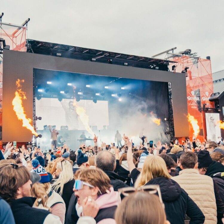 helbildskirock
